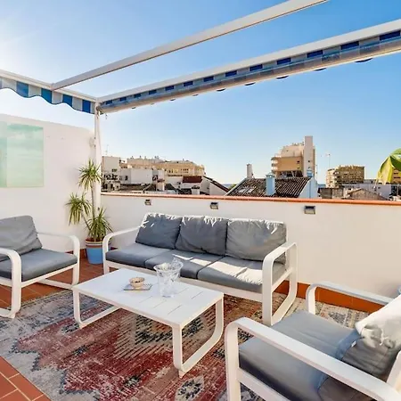 Fab Centre With Rooftop Terrace - Rdr451 アパート *