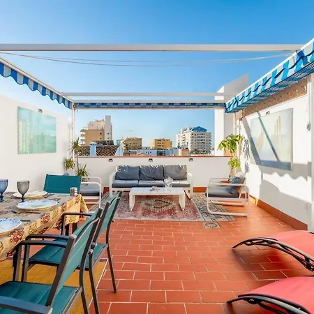 Fab Centre With Rooftop Terrace - Rdr451 アパート *